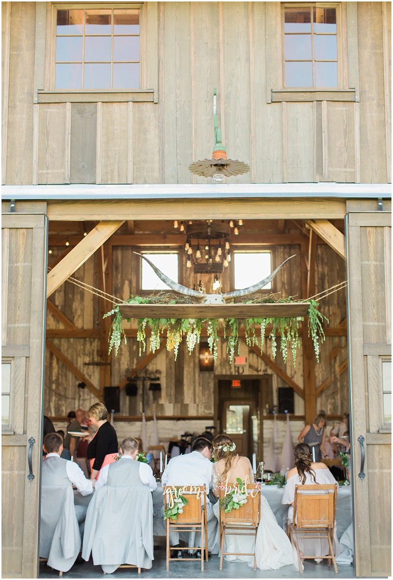 weston-red-barn-farm-wedding_weston-missouri_brooke-pavel-photography095
